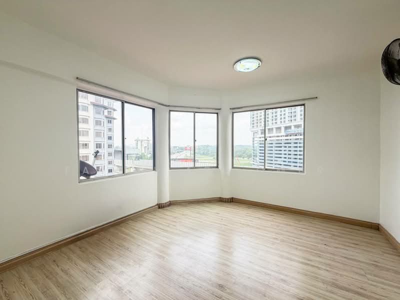 Condominium for Sale at Kelana D'Putera - Faisal Abu Omar - Living Room - PropertyGuru.com.my