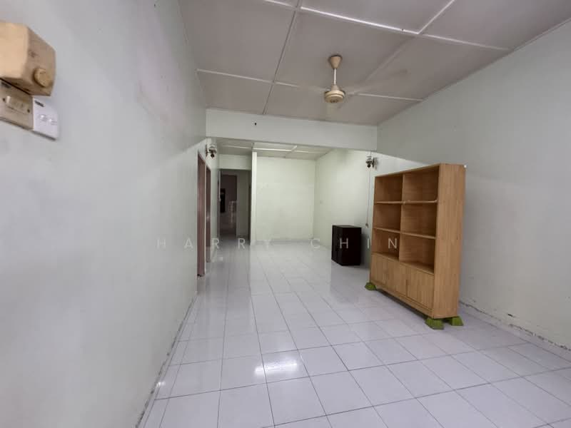 Rumah Teres 1 Tingkat untuk Dijual di Karak (Pahang) - Harry Chin - Living Room - PropertyGuru.com.my