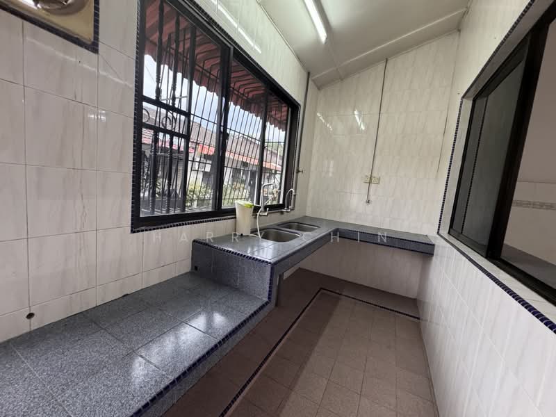 Rumah Teres 1 Tingkat untuk Dijual di Karak (Pahang) - Harry Chin - Kitchen - PropertyGuru.com.my