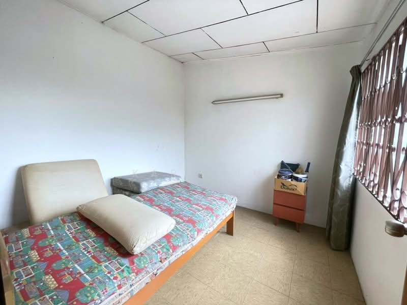 Rumah Teres 2 Tingkat untuk Dijual di Taman Kolam Air (Johor Bahru) - Karl Lim - Bedroom - PropertyGuru.com.my