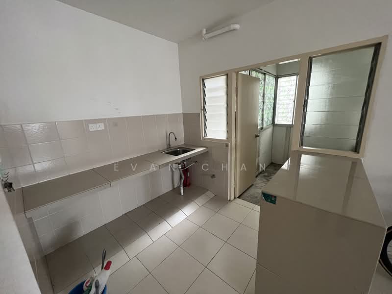 Apartment for Sale at De Bayu - Evan Chan - Kitchen - PropertyGuru.com.my