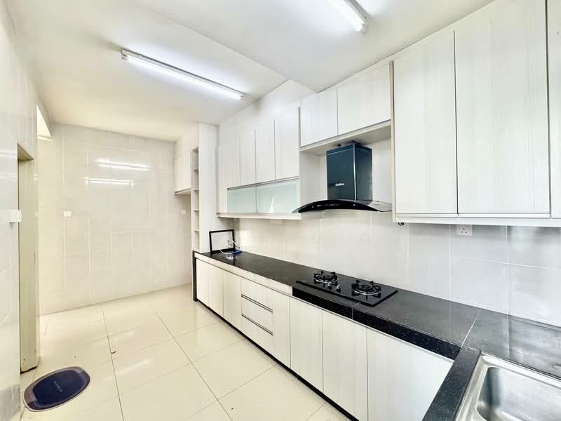 Semi-Detached House for Sale in Bandar Saujana Putra (Tanjong Duabelas) - Faisal Abu Omar - Kitchen - PropertyGuru.com.my