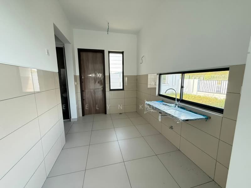 Rumah Berkembar untuk Dijual di Elmina (Shah Alam) - Evelyn Khoo - Kitchen - PropertyGuru.com.my