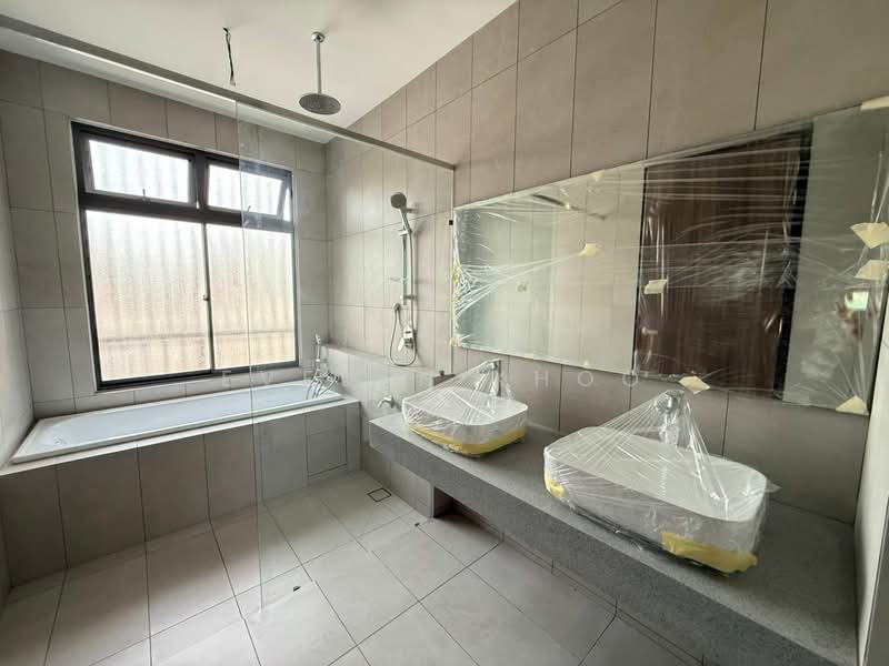 Rumah Berkembar untuk Dijual di Elmina (Shah Alam) - Evelyn Khoo - Bathroom - PropertyGuru.com.my