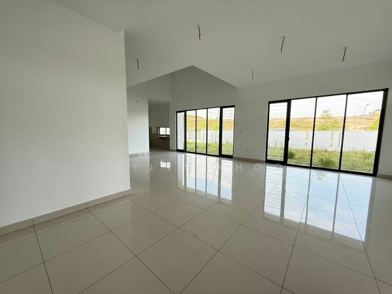 Rumah Berkembar untuk Dijual di Elmina (Shah Alam) - Evelyn Khoo - Living Room - PropertyGuru.com.my