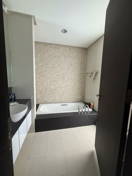 Rumah Berkembar untuk Dijual di Tanjung Tokong (Penang) - Jane Khor - Bathroom - PropertyGuru.com.my