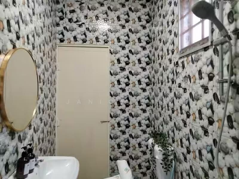 2.5-storey Terraced House for Sale in Taman Cheras Jaya (Cheras) - Janice Lau - Bathroom - PropertyGuru.com.my