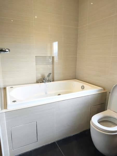 Kondominium untuk Disewa di Cappella Embassy - YC Lim - Bathroom - PropertyGuru.com.my