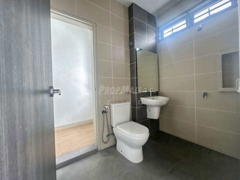 2-storey Terraced House for Sale in Elmina (Shah Alam) - Fazie Noor - Bathroom - PropertyGuru.com.my