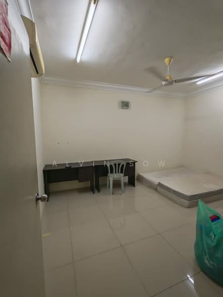 Kondominium untuk Disewa di Platinum Lake PV 15 - Alvin Sow - Bedroom - PropertyGuru.com.my