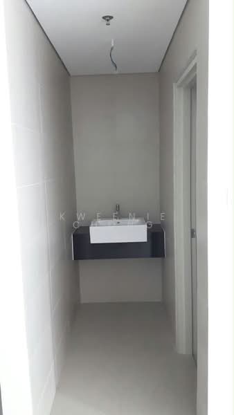 Office for Sale in Sungai Besi (Kuala Lumpur) - Kweenie Chong - Bathroom - PropertyGuru.com.my