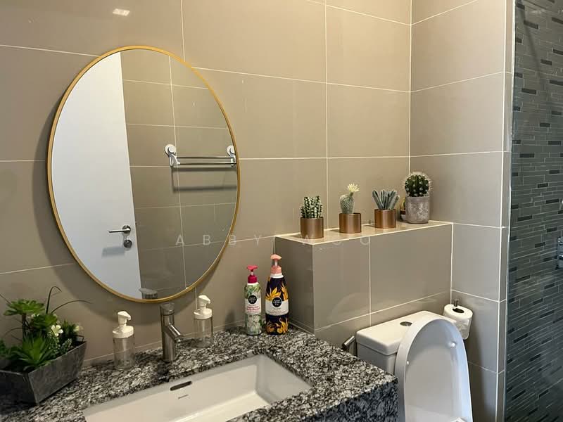 Servis Apartment untuk Disewa di The Azure Residences - Abby Woo - Bathroom - PropertyGuru.com.my