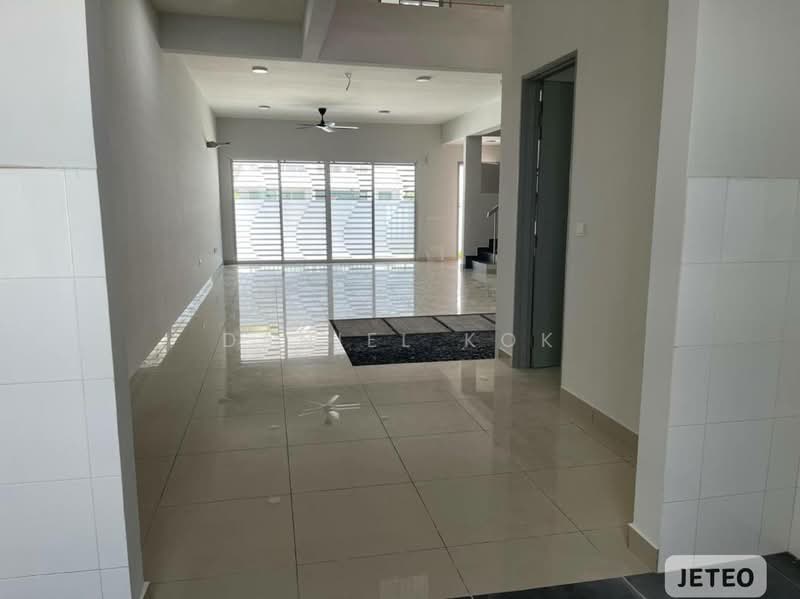 2-storey Terraced House for Sale in Bandar Rimbayu (Telok Panglima Garang) - Daniel Kok - Living Room - PropertyGuru.com.my