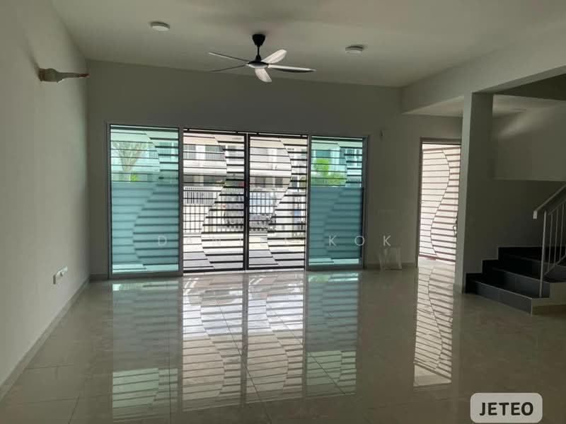 2-storey Terraced House for Sale in Bandar Rimbayu (Telok Panglima Garang) - Daniel Kok - Living Room - PropertyGuru.com.my