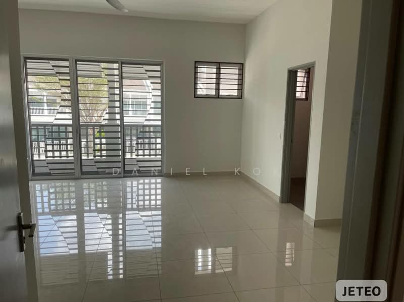 2-storey Terraced House for Sale in Bandar Rimbayu (Telok Panglima Garang) - Daniel Kok - Living Room - PropertyGuru.com.my