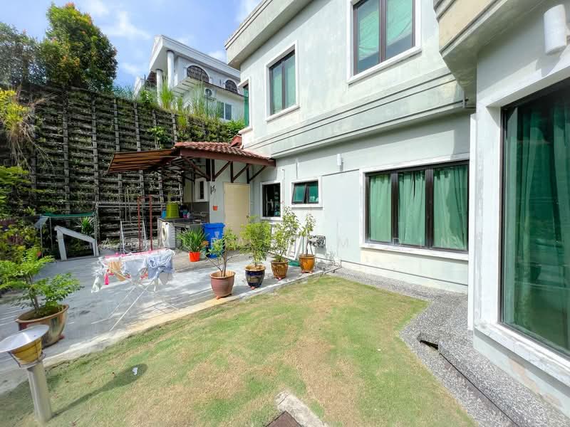 Rumah Berkembar untuk Dijual di Seksyen 13 (Shah Alam) - Adzura Zamedin - Exterior - PropertyGuru.com.my