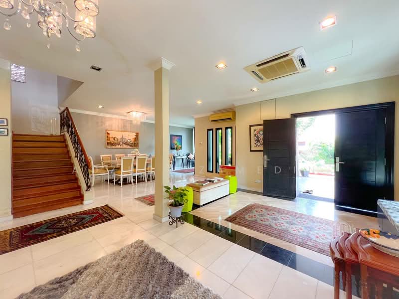 Rumah Berkembar untuk Dijual di Seksyen 13 (Shah Alam) - Adzura Zamedin - Entrance - PropertyGuru.com.my