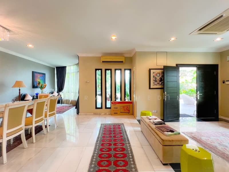 Rumah Berkembar untuk Dijual di Seksyen 13 (Shah Alam) - Adzura Zamedin - Living Room - PropertyGuru.com.my