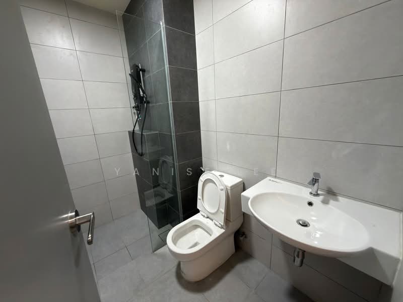 Servis Apartment untuk Disewa di The Era @ Duta North - Yanise Lee - Bathroom - PropertyGuru.com.my