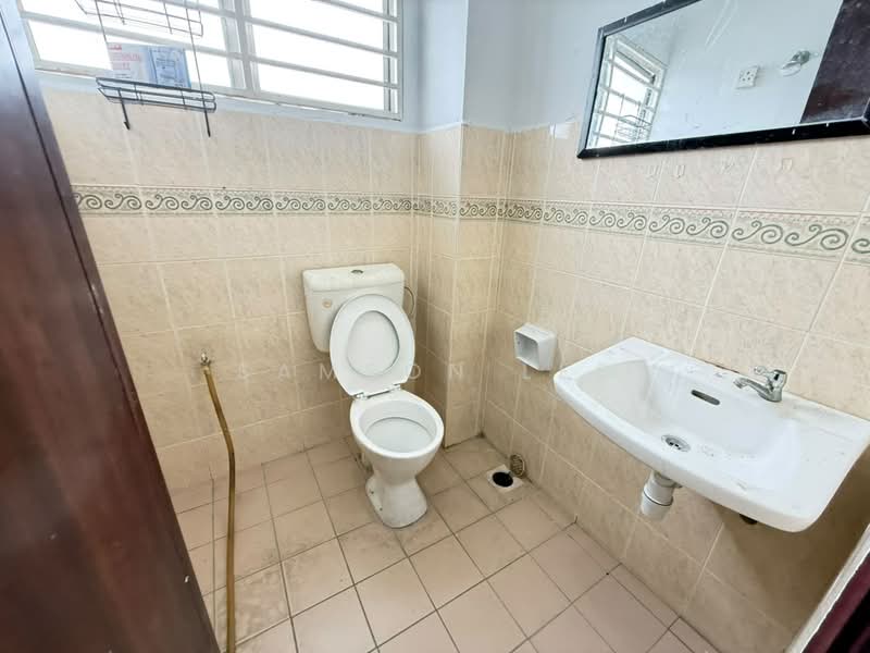 2-storey Terraced House for Sale in Alam Perdana (Puncak Alam) - Samson Lee - Bathroom - PropertyGuru.com.my