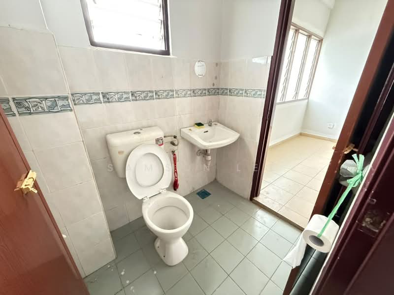 2-storey Terraced House for Sale in Alam Perdana (Puncak Alam) - Samson Lee - Bathroom - PropertyGuru.com.my