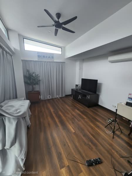 Rumah Teres 3 Tingkat untuk Dijual di Bandar Kinrara (Selangor) - Hon Ian - Living Room - PropertyGuru.com.my