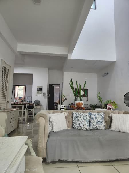 Rumah Teres 3 Tingkat untuk Dijual di Bandar Kinrara (Selangor) - Hon Ian - Living Room - PropertyGuru.com.my