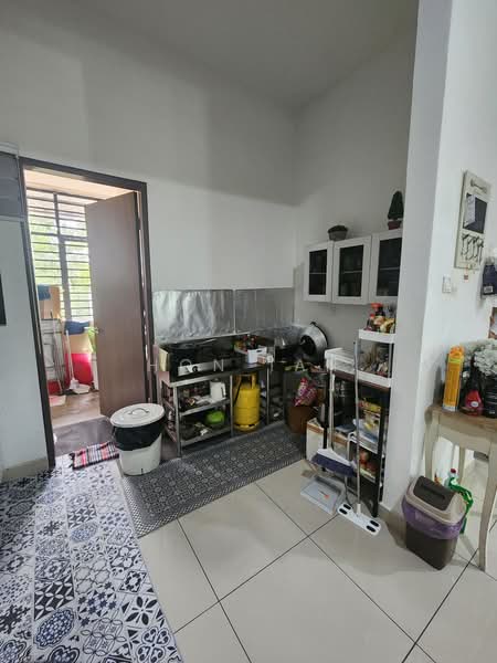 Rumah Teres 3 Tingkat untuk Dijual di Bandar Kinrara (Selangor) - Hon Ian - Kitchen - PropertyGuru.com.my