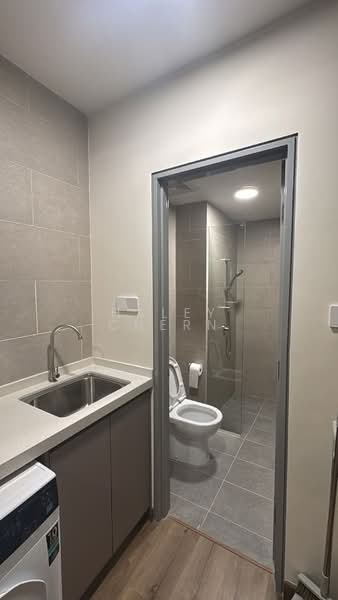 Servis Apartment untuk Dijual di 8th & Stellar - Haley Chern - Bathroom - PropertyGuru.com.my