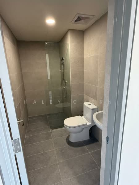 Servis Apartment untuk Dijual di 8th & Stellar - Haley Chern - Bathroom - PropertyGuru.com.my