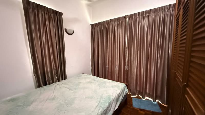 Kondominium untuk Dijual di Marina Tower (Ratu Mutiara) - Ted Tan - Bedroom - PropertyGuru.com.my