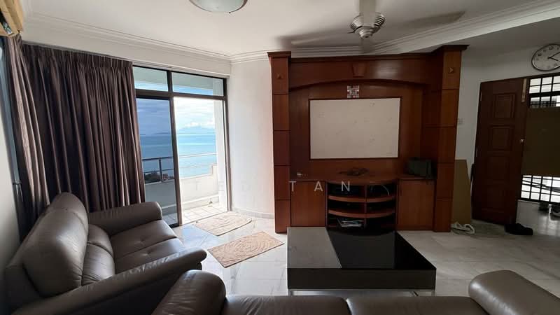 Kondominium untuk Dijual di Marina Tower (Ratu Mutiara) - Ted Tan - Living Room - PropertyGuru.com.my