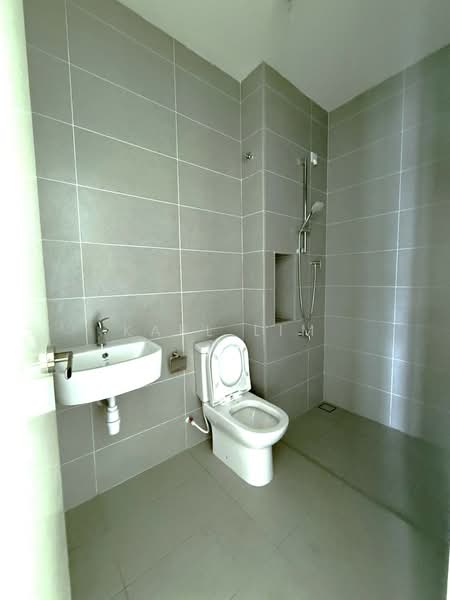 2-storey Terraced House for Sale in Bandar Seri Alam (Masai) - Karl Lim - Bathroom - PropertyGuru.com.my