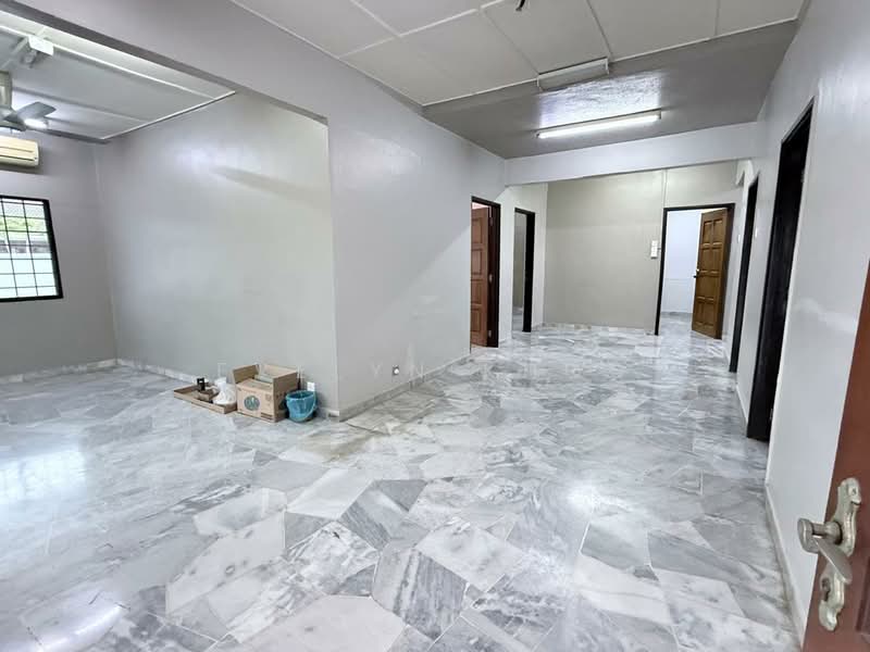 1-storey Terraced House for Sale in Bandar Bukit Beruntung (Bukit Beruntung) - Evelyn Khoo - Living Room - PropertyGuru.com.my