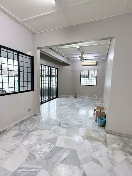1-storey Terraced House for Sale in Bandar Bukit Beruntung (Bukit Beruntung) - Evelyn Khoo - Living Room - PropertyGuru.com.my