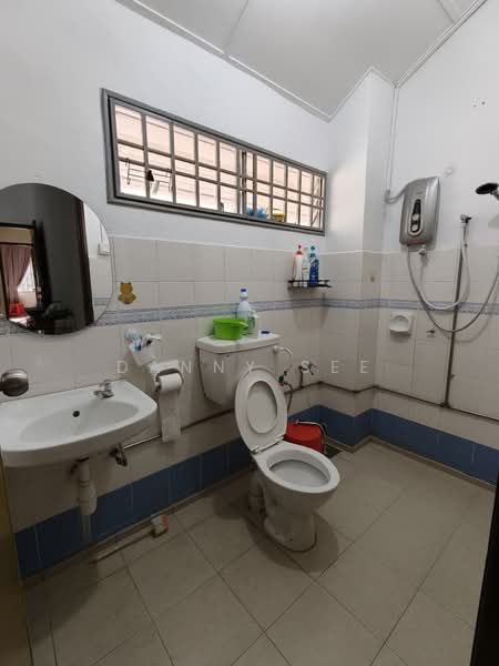 2-storey Terraced House for Sale in Bandar Indahpura (Kulai) - Danny See - Bathroom - PropertyGuru.com.my