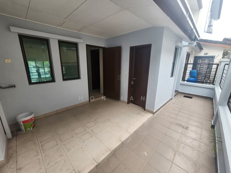 Rumah Teres 2.5 Tingkat untuk Dijual di Kinrara Residence (Puchong) - Hon Ian - Back Yard - PropertyGuru.com.my