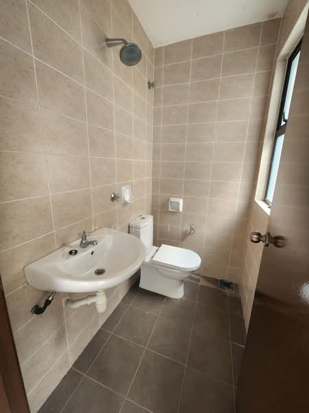 Rumah Teres 2.5 Tingkat untuk Dijual di Kinrara Residence (Puchong) - Hon Ian - Bathroom - PropertyGuru.com.my