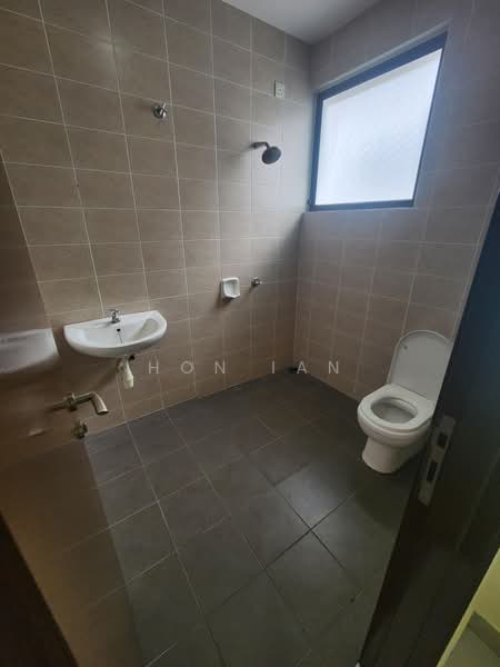 Rumah Teres 2.5 Tingkat untuk Dijual di Kinrara Residence (Puchong) - Hon Ian - Bathroom - PropertyGuru.com.my