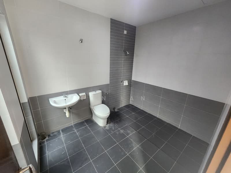 Rumah Teres 2.5 Tingkat untuk Dijual di Kinrara Residence (Puchong) - Hon Ian - Bathroom - PropertyGuru.com.my