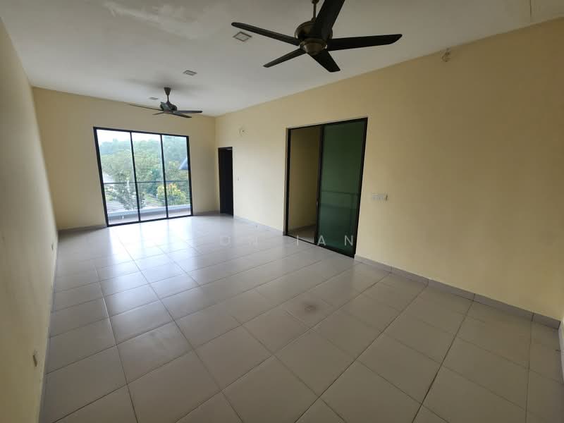 Rumah Teres 2.5 Tingkat untuk Dijual di Kinrara Residence (Puchong) - Hon Ian - Master Bedroom - PropertyGuru.com.my