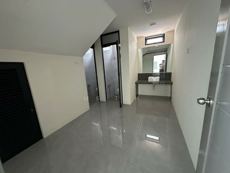 Detached Factory for Rent in Taman Industri Alam Jaya (Puncak Alam) - Ms Teh - Bathroom - PropertyGuru.com.my