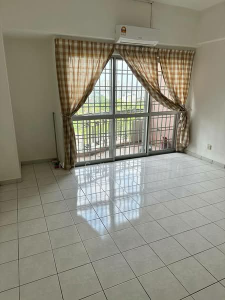 Pangsapuri untuk Disewa di Larkin Utama (Menara Metro Larkin) - Nick Low - Living Room - PropertyGuru.com.my