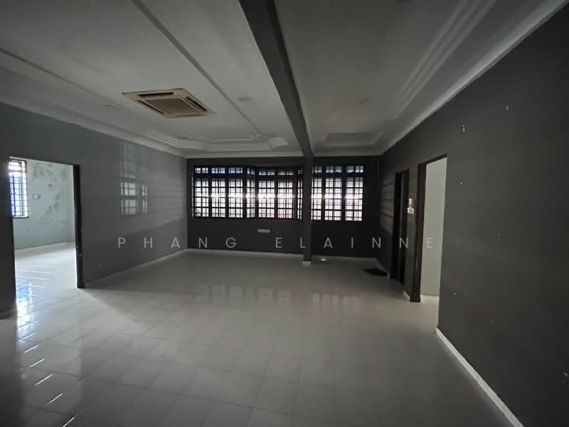 Commercial Semi-D for Rent in Taman Pelangi (Johor Bahru) - Phang Elainne - Interior - PropertyGuru.com.my