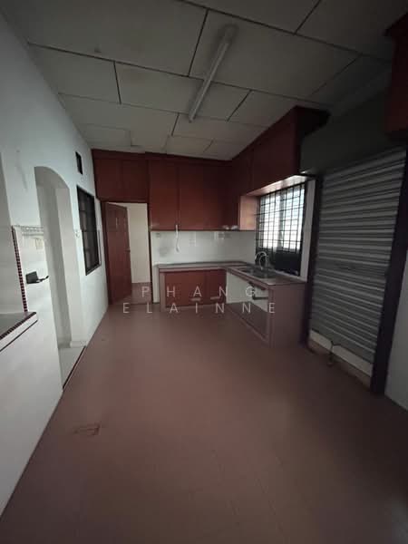 Commercial Semi-D for Rent in Taman Pelangi (Johor Bahru) - Phang Elainne - Kitchen - PropertyGuru.com.my