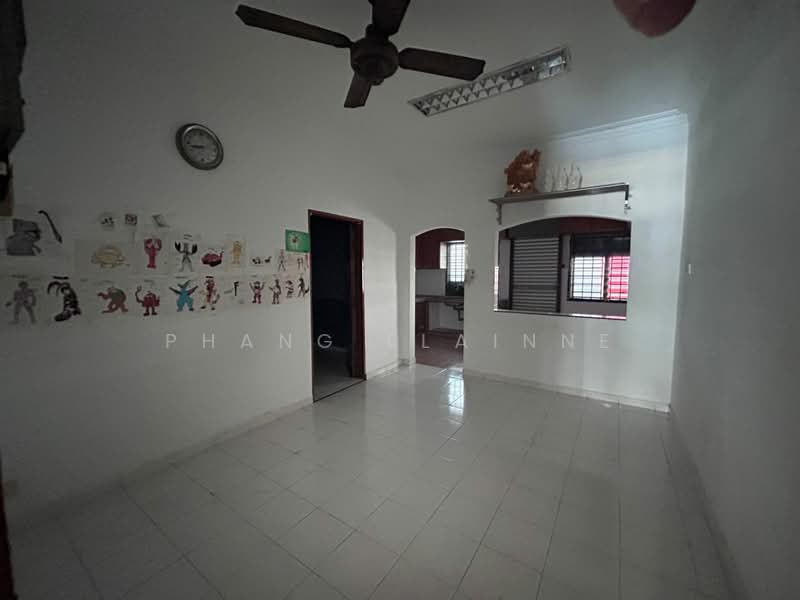 Commercial Semi-D for Rent in Taman Pelangi (Johor Bahru) - Phang Elainne - Living Room - PropertyGuru.com.my