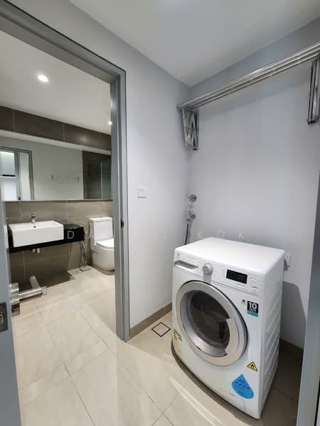 Apartment for Rent at V Residence Suites @ Sunway Velocity - Daniel Kok - Bathroom - PropertyGuru.com.my