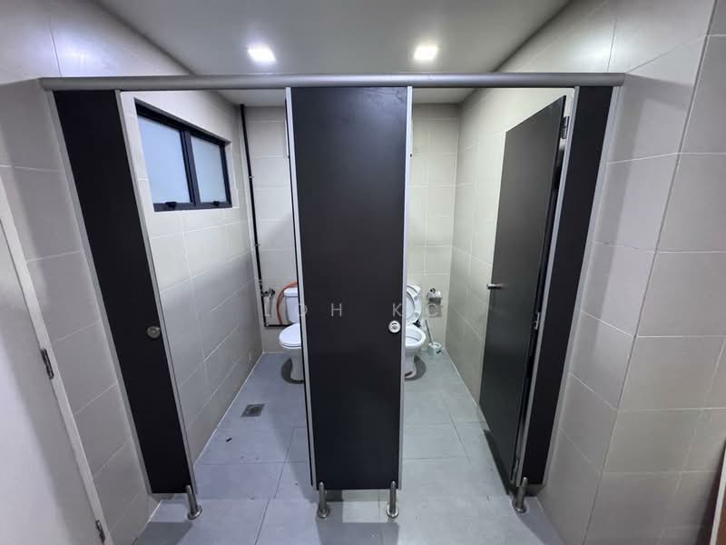 Shop / Office for Rent in Cheras (Selangor) - Loh KC - Bathroom - PropertyGuru.com.my