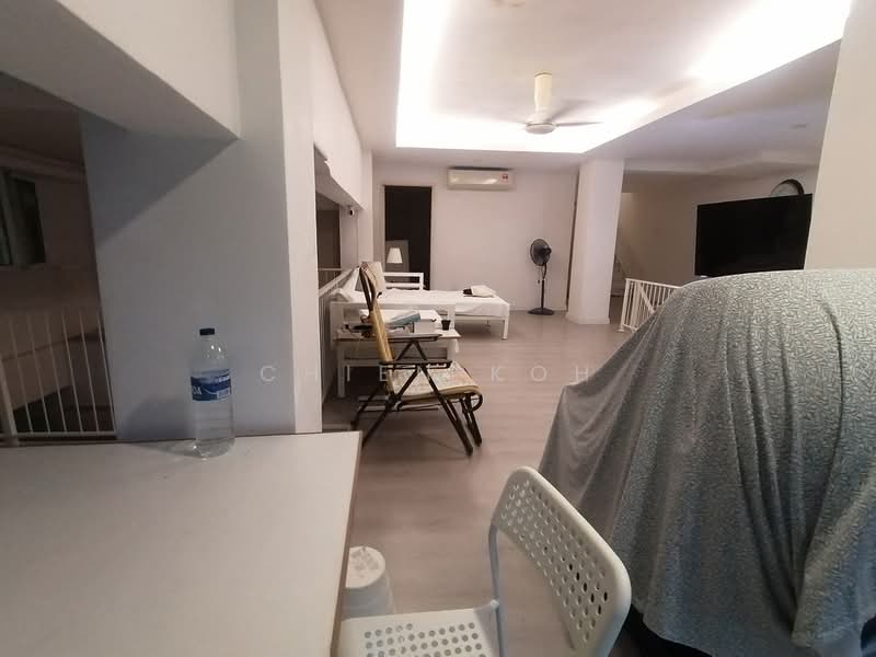 Townhouse for Rent in Pantai Dalam (Pantai) - Chien Koh - Bedroom - PropertyGuru.com.my