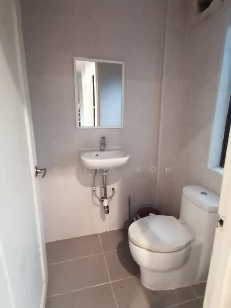 Townhouse for Rent in Pantai Dalam (Pantai) - Chien Koh - Bathroom - PropertyGuru.com.my